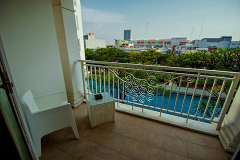 Balcony/Terrace, Pool view