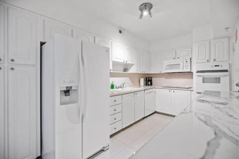 Great Apartment with beach access Condominio in Hollywood Beach