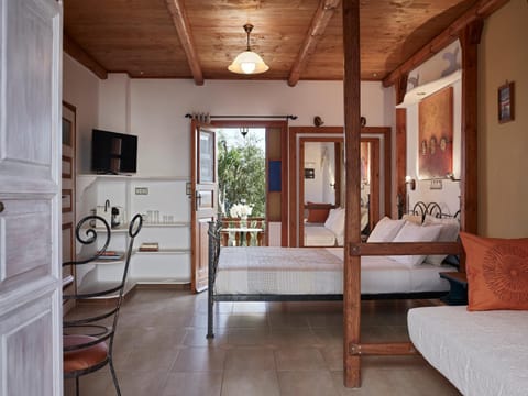 Polikandia Hotel Hôtel in Folegandros Municipality