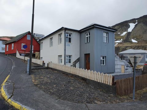 Property building, Street view