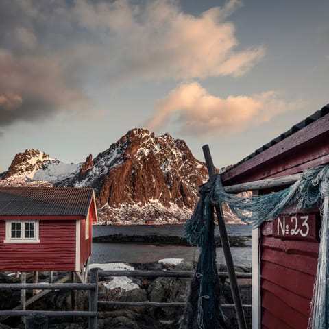 Mountain view, Sea view