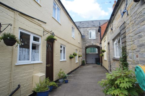 No. 2 Smith Cottages Apartment in South Somerset District