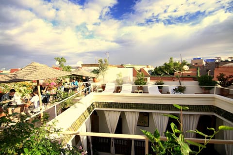 Restaurant/places to eat, Balcony/Terrace, Dining area