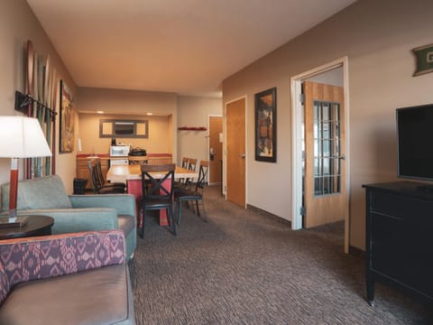 Wildwood Lodge Hotel in Pewaukee