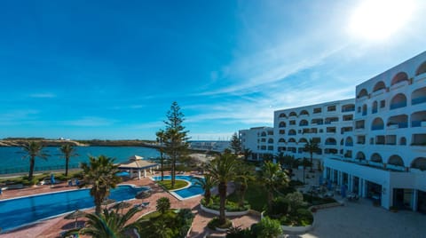 Pool view, Sea view