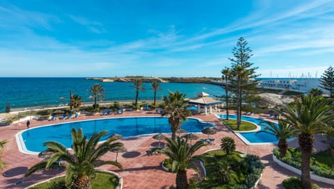 Pool view, Sea view