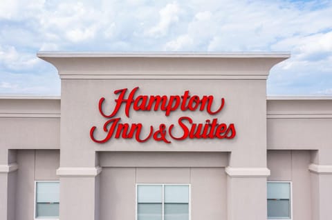 Hampton Inn & Suites Greensboro/Coliseum Area Hotel in Greensboro