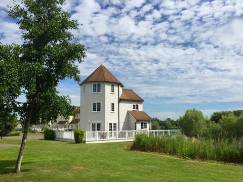 Property building, Garden view, Lake view