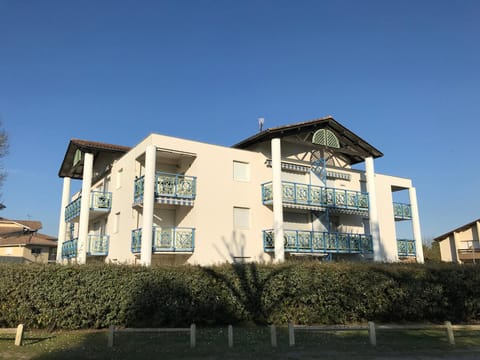 Appart Les Goélands piscine et jardin Condo in Andernos-les-Bains