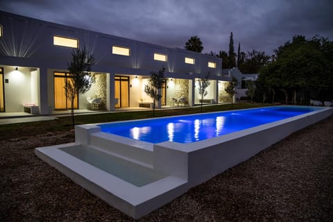 Property building, Swimming pool, Swimming pool