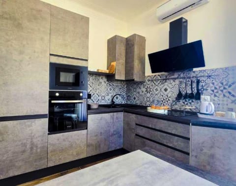 Kitchen or kitchenette, kitchen