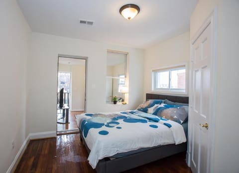 Charming studio - 3 min walk to PETWORTH Metro station; 10 min to Convention Center Chambre d’hôte in District of Columbia