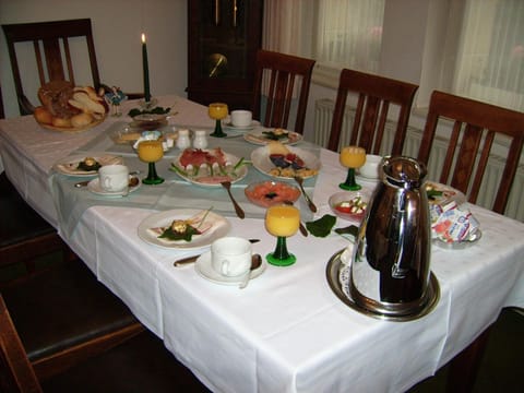 Food and drinks, Seating area