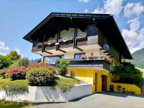 Property building, Facade/entrance, Parking