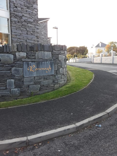 Property building, Facade/entrance, Neighbourhood