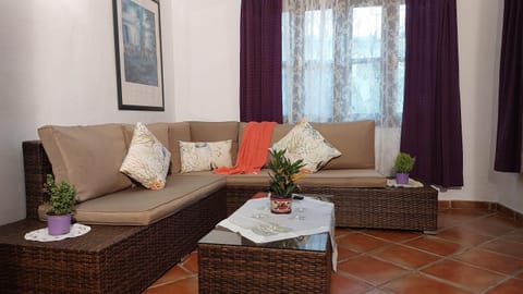 Apartamentos-Monasterio-de-San-Antonio-Mediterranes-Apartment-mit-kleiner-Terrasse-im-Innenhof Condo in Icod de los Vinos