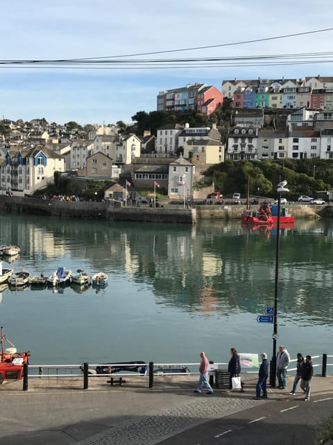 Mariners, Fisherman's Cottage in the Heart of the Harbour with Wonderful Sea Views & Free Dedicated Parking Haus in Brixham