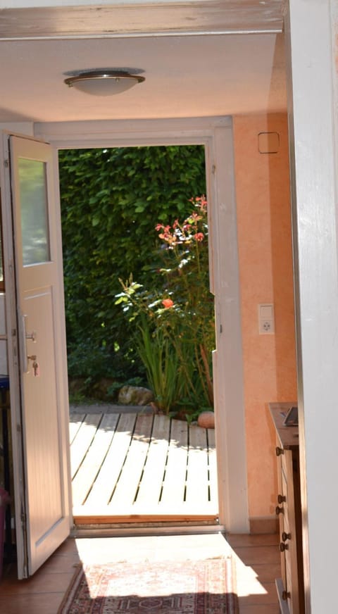 Facade/entrance, Balcony/Terrace