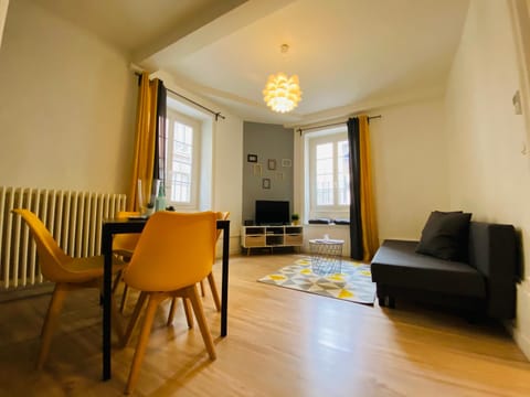 Nid Douillet sur plateau central Condo in Clermont-Ferrand