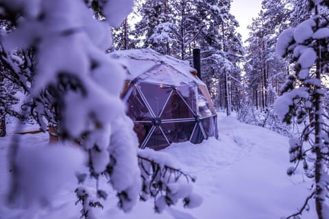 GLØD Aurora Canvas Dome Luxury tent in Lapland