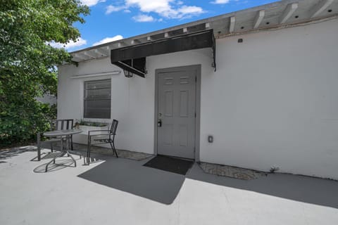 Casa Havana - Renovated One Bedroom in Miami House in Coral Gables