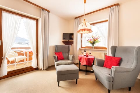 "Haus Alpenblick" - Annehmlichkeiten von 4-Sterne Familien-und Wellnesshotel Viktoria können mitbenutzt werden Appartamento in Oberstdorf