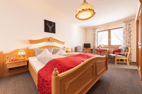 "Haus Alpenblick" - Annehmlichkeiten von 4-Sterne Familien-und Wellnesshotel Viktoria können mitbenutzt werden Appartement in Oberstdorf