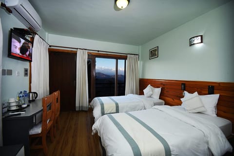 Photo of the whole room, Bedroom, Landmark view, Mountain view, Family