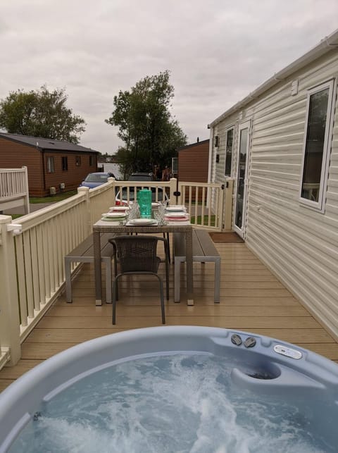 Serenity Hot Tub Breaks House in Tattershall