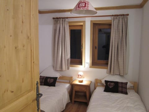 Chalet Confort 4 Ch, 3 SDB, Proche 3 Vallées, Wifi Gratuit - FR-1-452-58 Apartment in St Martin Belleville