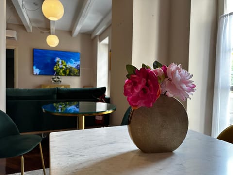 Decorative detail, Seating area