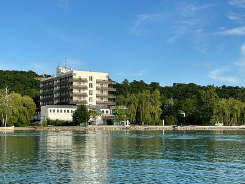 Világos Hotel Balatonvilágos Hôtel in Hungary