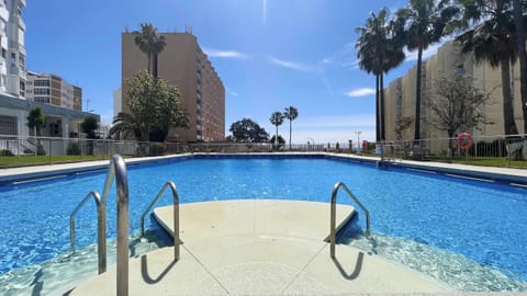 Pool and Beach in Benalmádena Apartment in Benalmadena