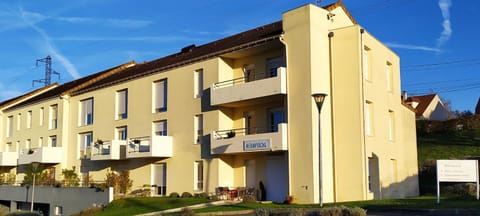 Résidence Carouge Appart Hôtel Aparthotel in Île-de-France