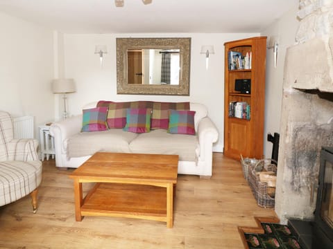 Bank Cottage House in High Peak District