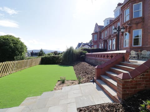 Tan Tabin House in Llandudno