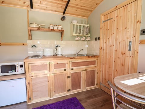 Railway Carriage House in Llanfoist Fawr