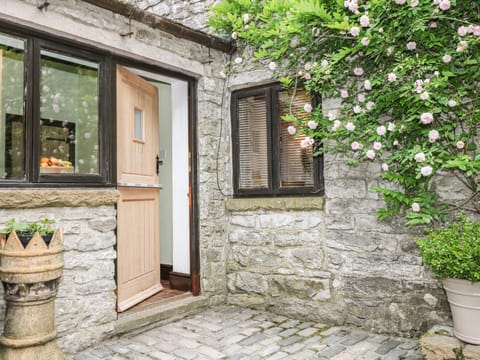 Barn Cottage House in High Peak District