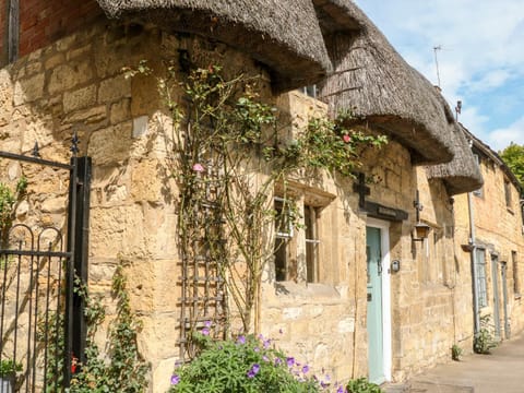 Thatched Cottage House in Chipping Campden