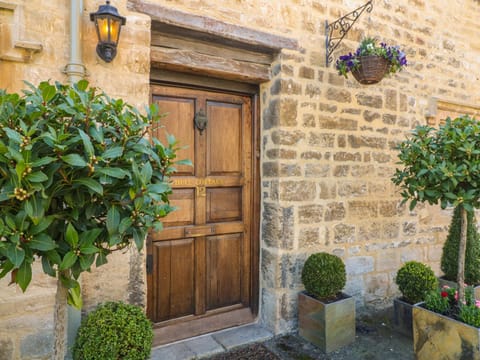 Bull Cottage House in West Oxfordshire District