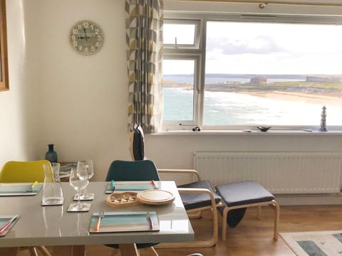 Fistral Surf Apartment in Newquay