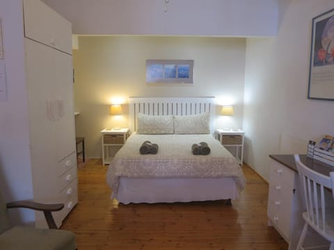 Dempsey's Self-Catering Guest House Bed and Breakfast in Port Elizabeth