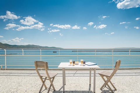 Balcony/Terrace, Landmark view, Mountain view, Sea view