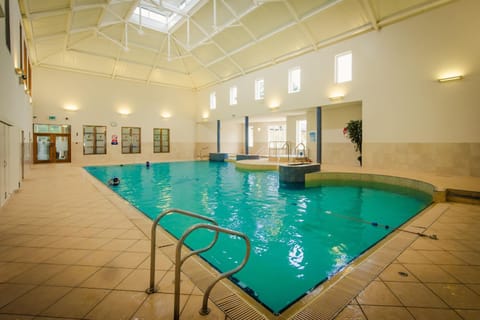 Hot Tub, Sauna, Steam room, Swimming pool