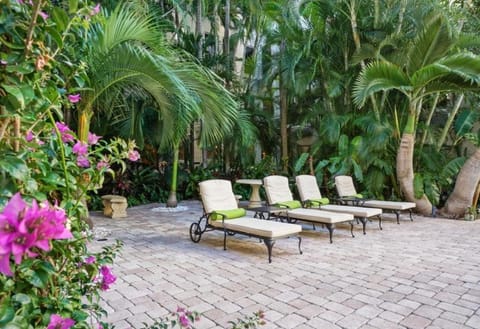 Hemingway Suites at Palm Beach Hotel Island Apartahotel in Palm Beach