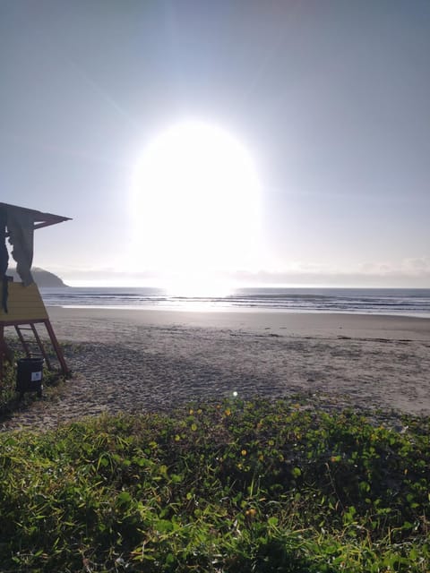 Apto em Palmas - à 80 metros do Mar Apartment in Florianopolis