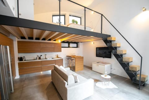 Design Central Apartment Apartment in Bergamo