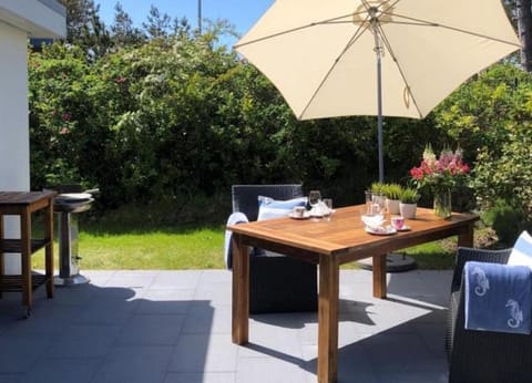 Wellenspiel - einmalige Atmosphäre mit Rosengarten Apartment in Friesland