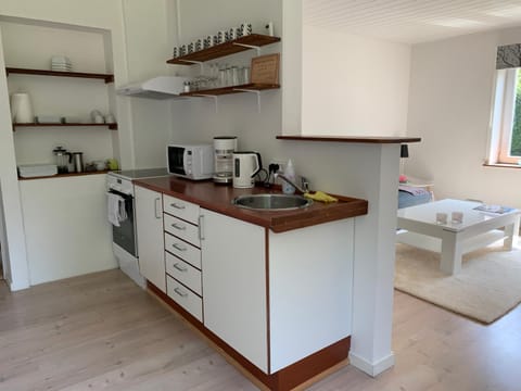 Coffee/tea facilities, Kitchen or kitchenette