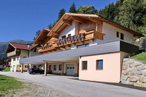 Apart Bergkristall Zellberg Apartment in Tyrol